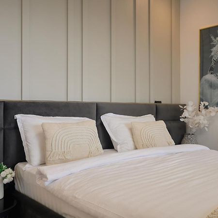 City View - Luxury Apartment A - Old City - Victoriei Бухарест Экстерьер фото