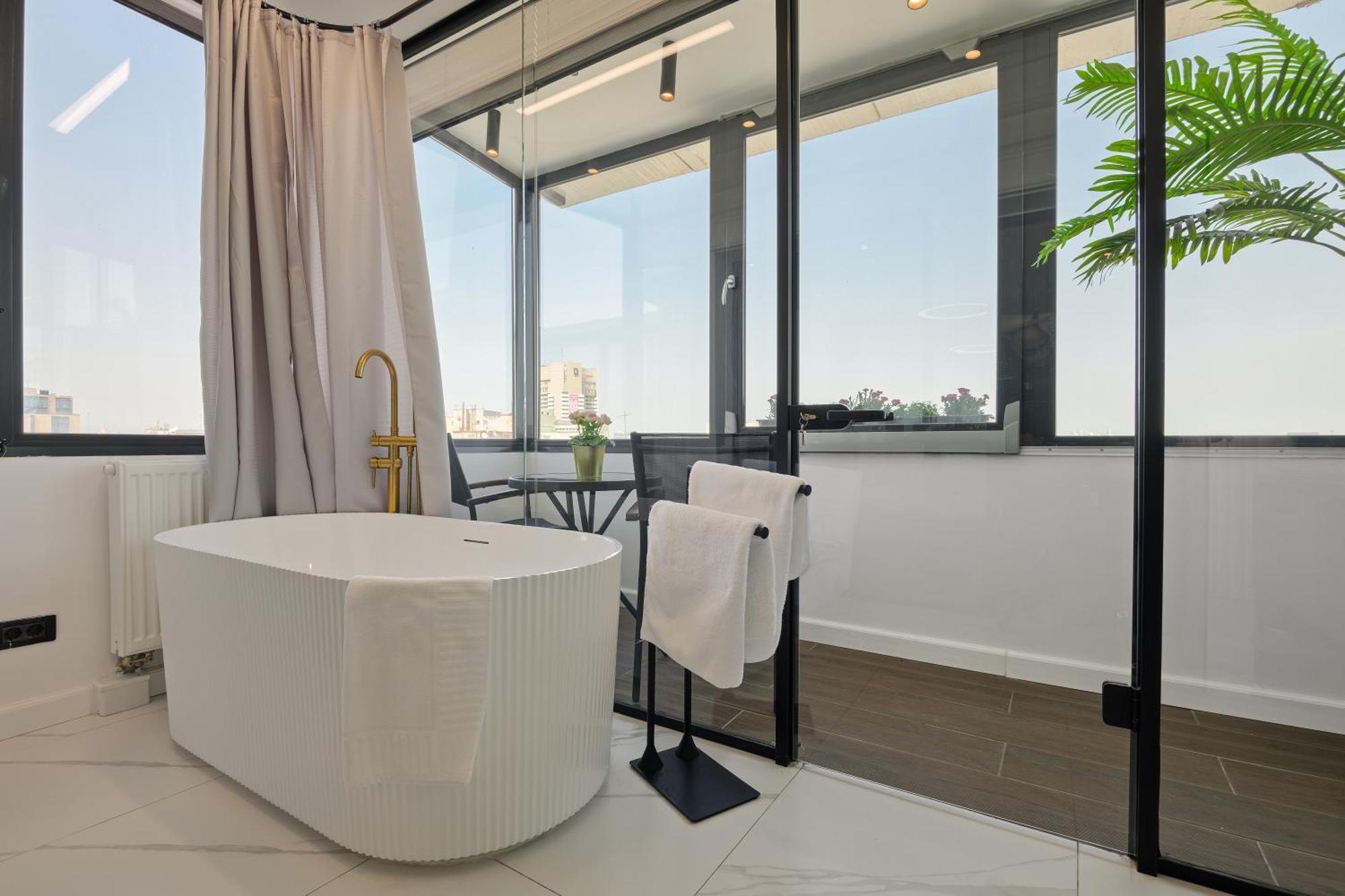 City View - Luxury Apartment A - Old City - Victoriei Бухарест Экстерьер фото